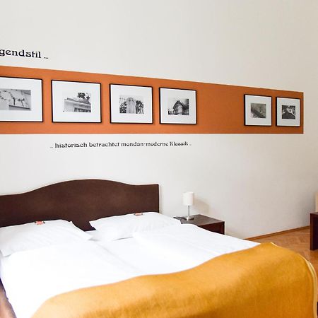 Pension Riedl Hotel Vienna Room photo