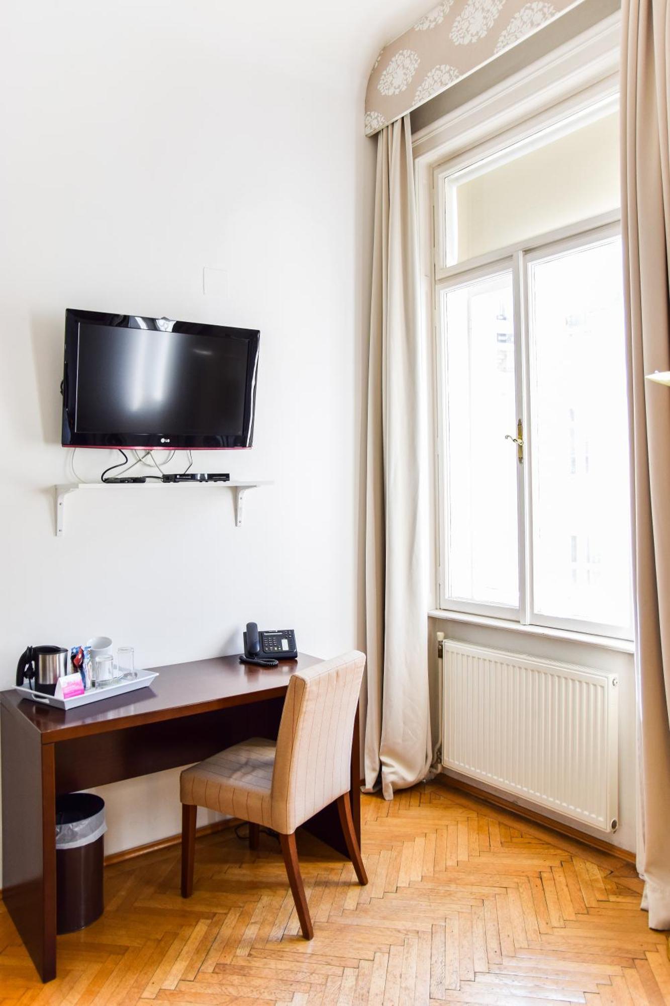 Pension Riedl Hotel Vienna Room photo