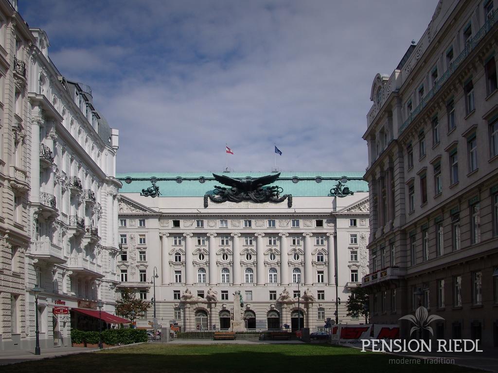 Pension Riedl Hotel Vienna Exterior photo